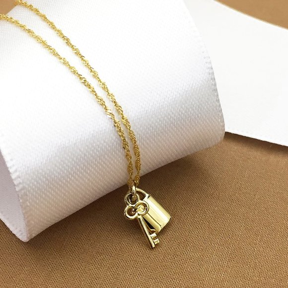 Real 10K Gold Padlock Necklace Tiny Dainty Lock & Key Charm Pendant Stamped 10K - Picture 2 of 4